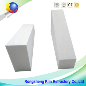 Corundum mullite brick