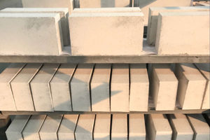 Some Casting Methods of Corundum Brick